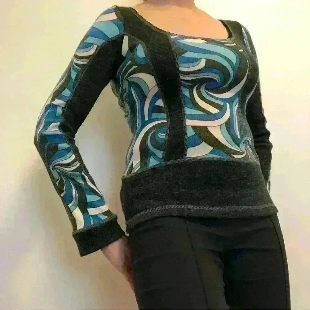 Retro  pattern warm top, 🇨🇦 Canadian Designer KarKass - Picture 3 of 7
